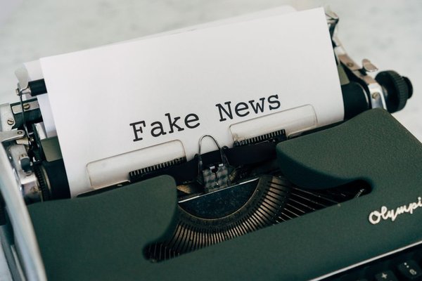 how to spot fake reviews