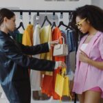 how to choose a handbag size