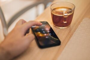 Unlocked vs Carrier Phone: Which Should You Buy?